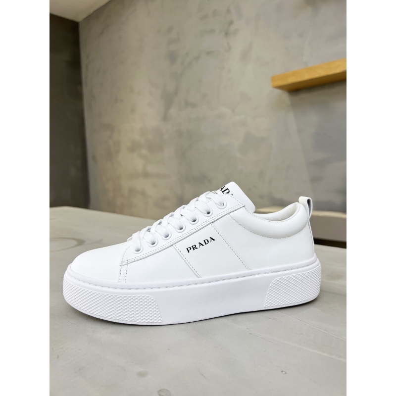 Pra*a casual shoes